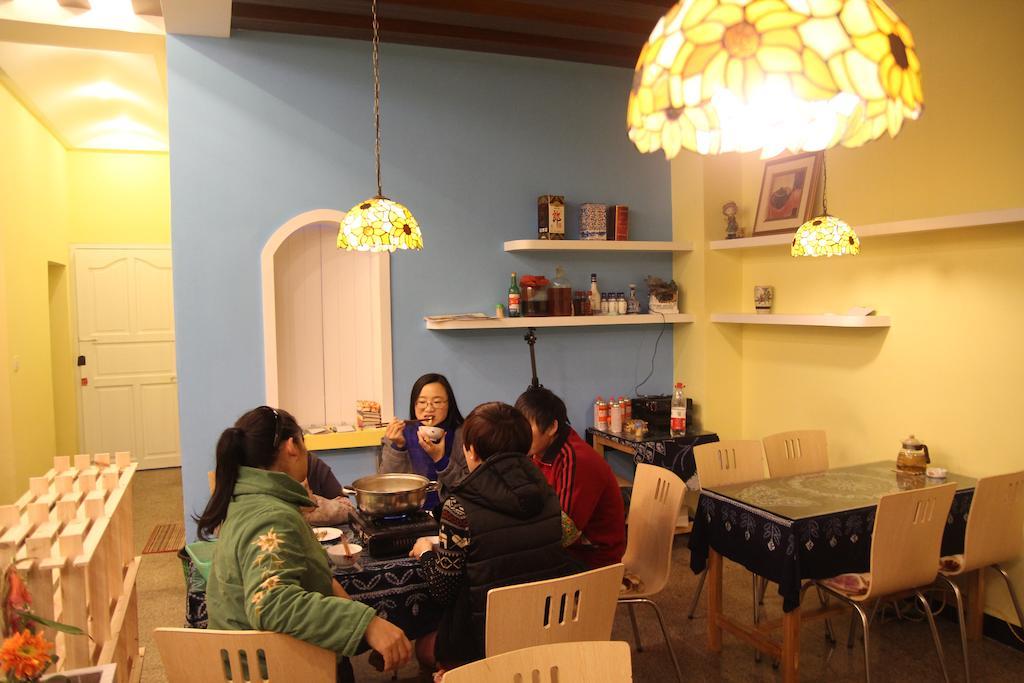 Tiffany Hostel Yangshuo Exterior photo